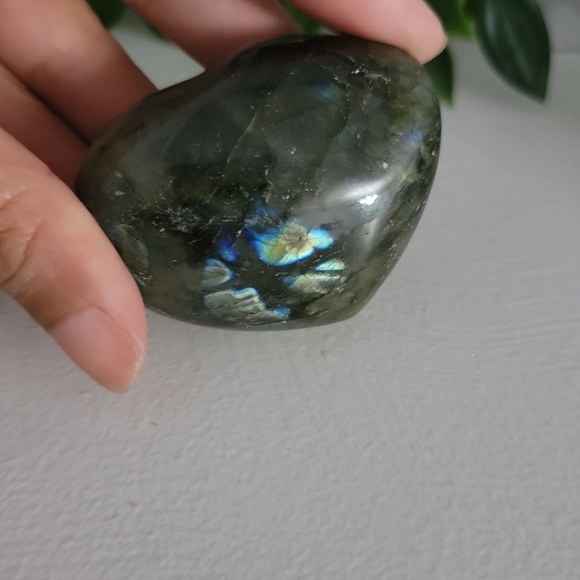 Laboradorite heart - Picture 3 of 7